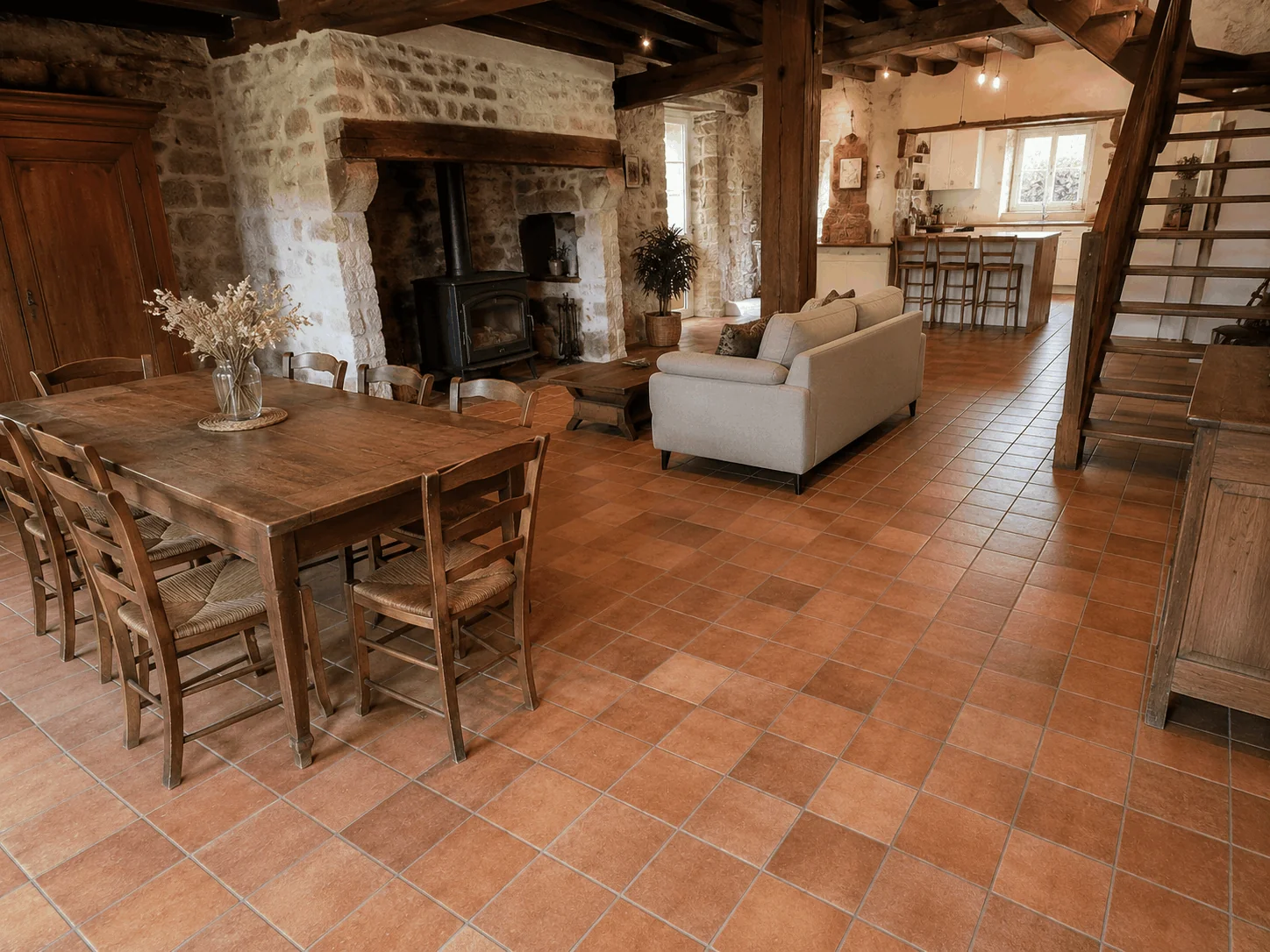 Rénovation longère avec sol en tomette terre cuite à Argentré